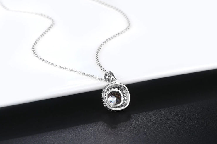 Trendy Square Chain Women's Pendant Necklace in Gold